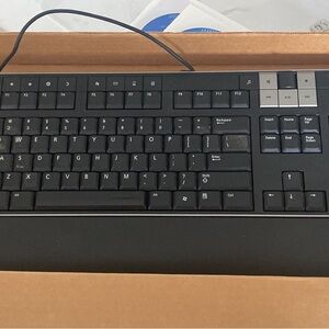 Dell Y-U0003-DEL5 U473D USB Multimedia Keyboard W/ 2 USB PORTS